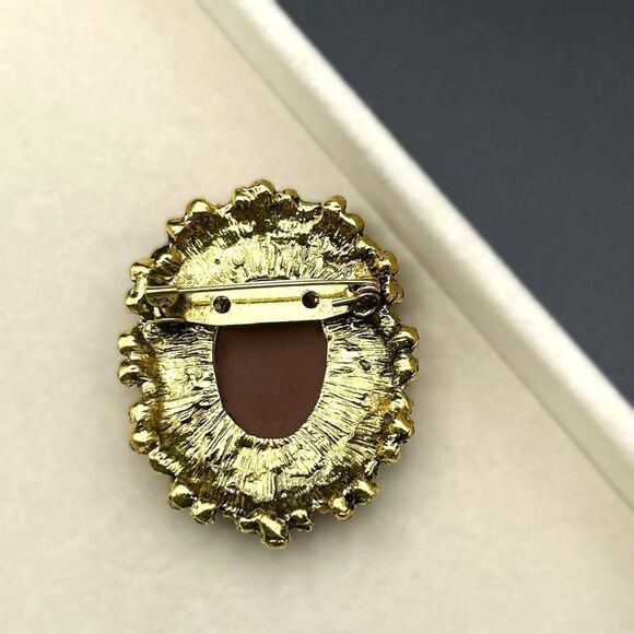 Yellow Gold with Champagne Topaz Crystal Victorian Lady Cameo Pin Back Brooch - Picture 5 of 7